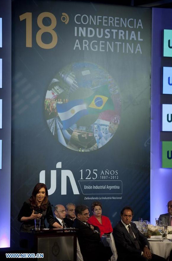 Rousseff insta a superar desequilibrio comercial entre Brasil y Argentina
