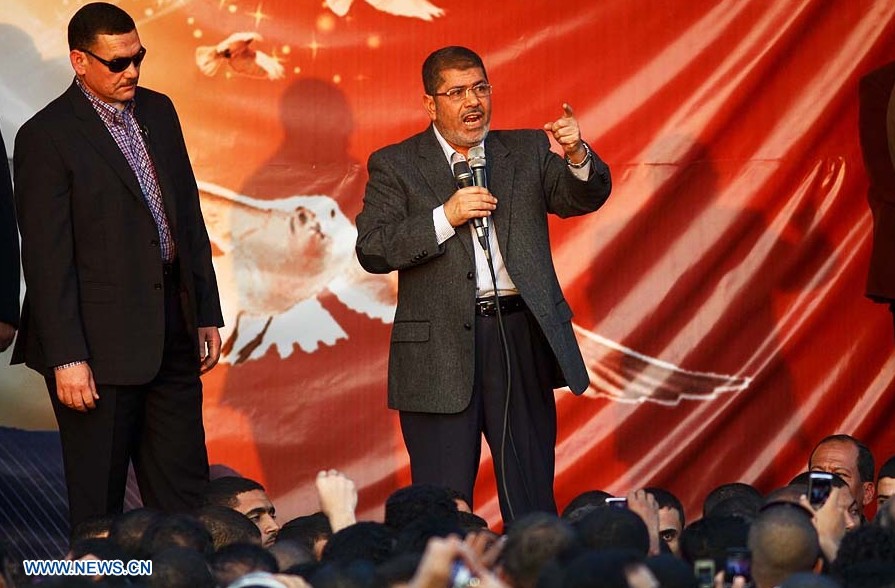 Tribunal Constitucional de Egipto acusa a presidente Morsi de dirigir campaña en su contra