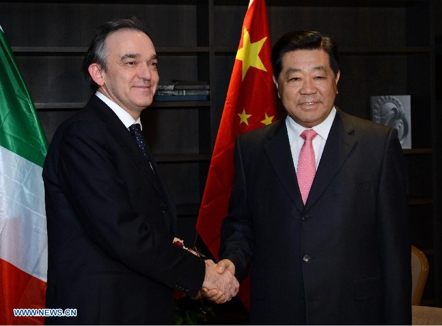 China promete fortalecer cooperación con Italia