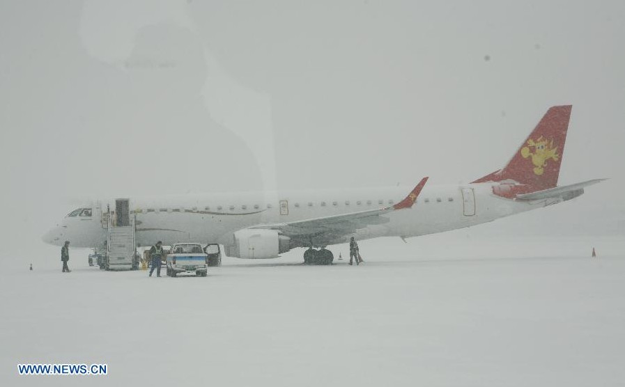 Tormentas de nieve afectan a 12.000 personas y tráfico aéreo en China