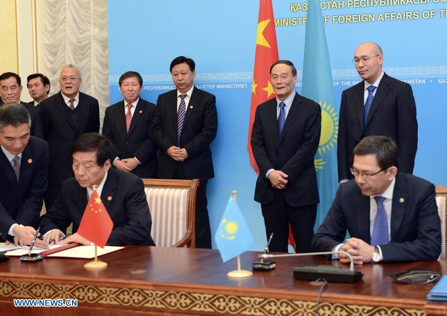 China y Kazajistán prometen fortalecer cooperación en energía y comunicaciones