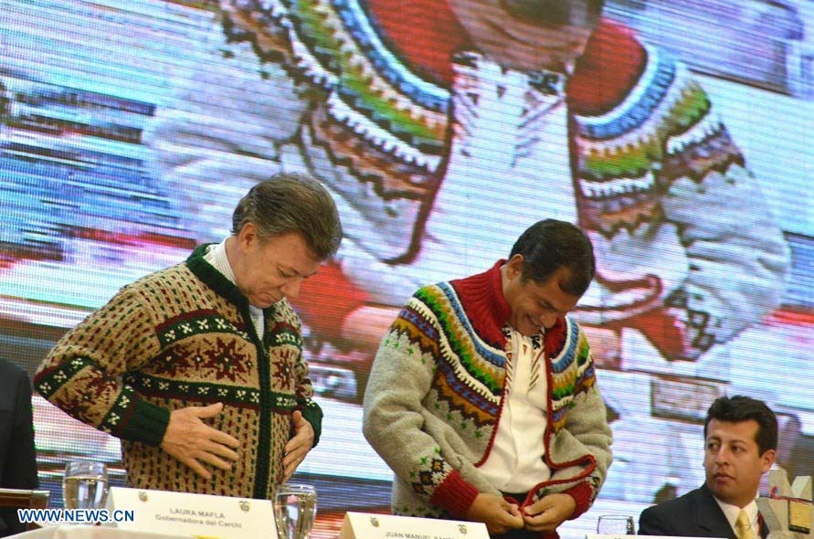 Presidentes Ecuador y Colombia firman 8 acuerdos en foro ministerial