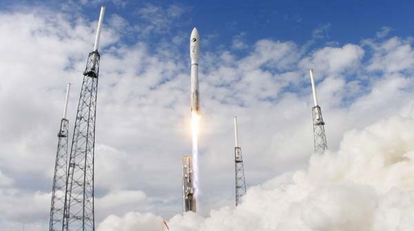 Fuerza Aérea de EEUU lanza avión espacial con carga misteriosa