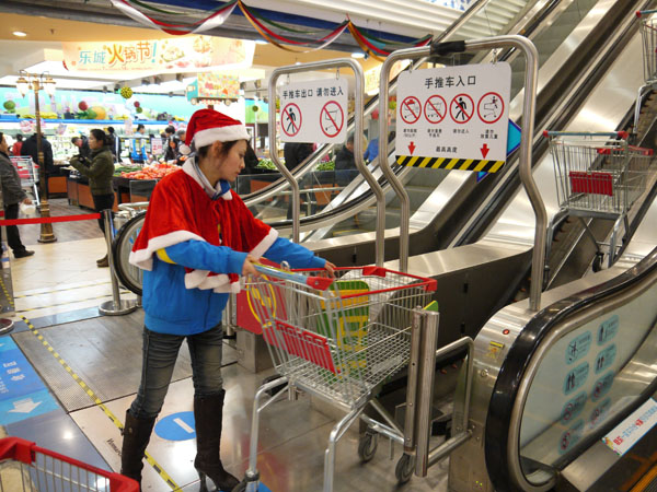 Supermercado del futuro abre sus puertas en este de China