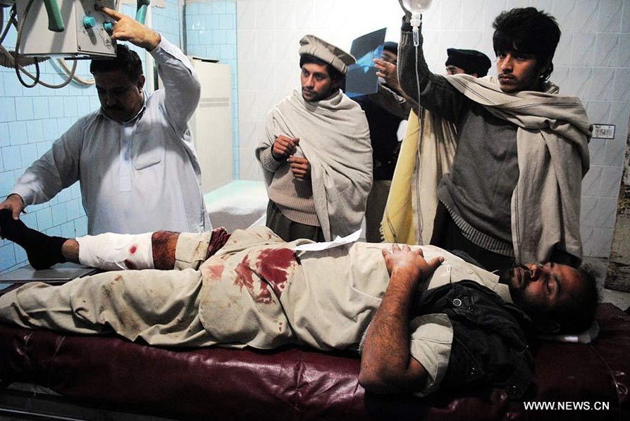 Ataque en aeropuerto de Pakistán deja 10 muertos y más de 40 heridos