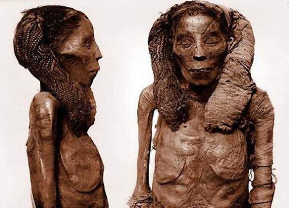 Los pechos de la Dama Rai, Egipto
