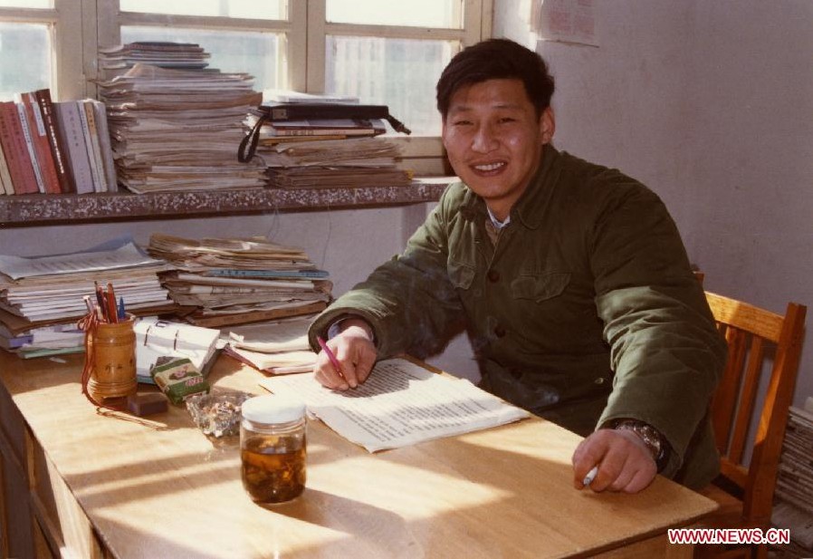 Fotos de archivo: Xi Jinping, Un hombre del pueblo, un líder con visión