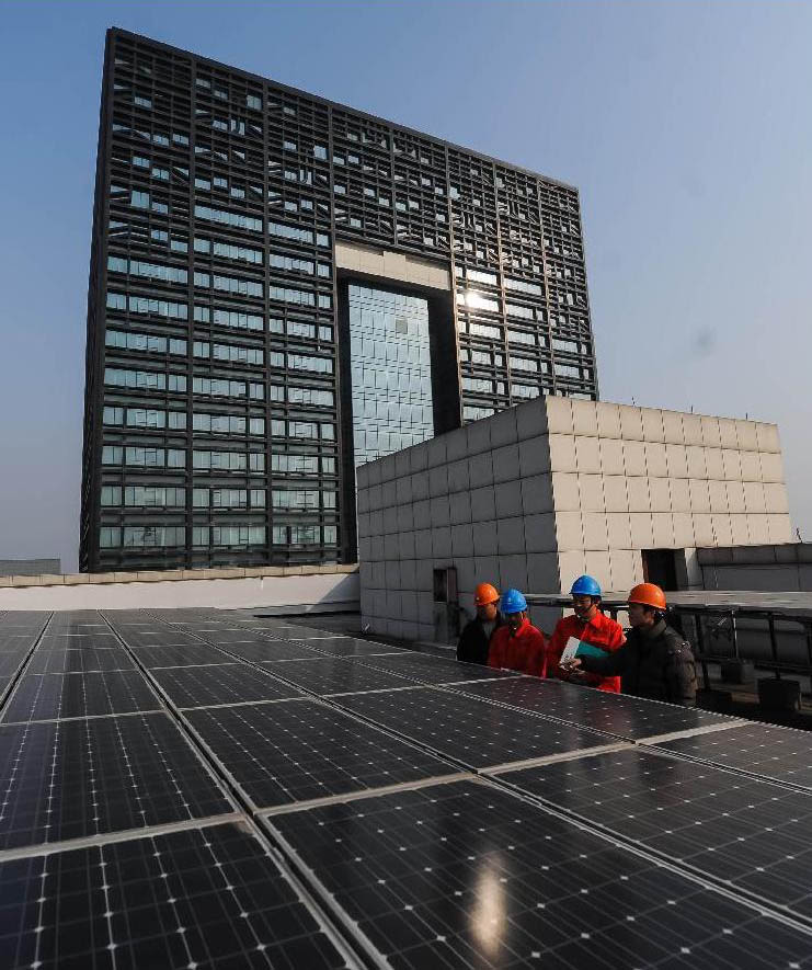 Instalados paneles solares fotovoltaicos en edificios gubernamentales de China