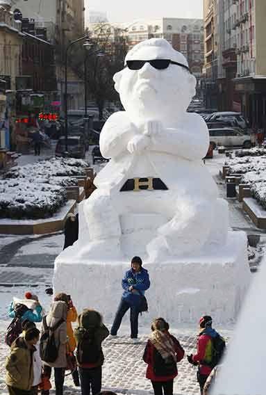 Psy ya tiene escultura de hielo en Festival de Harbin