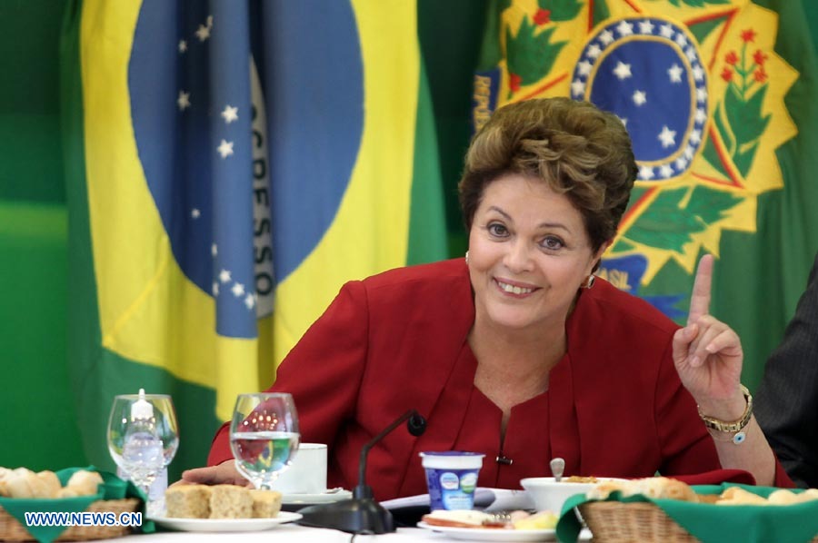 Confía Rousseff en beneficios de recuperación económica en 2013