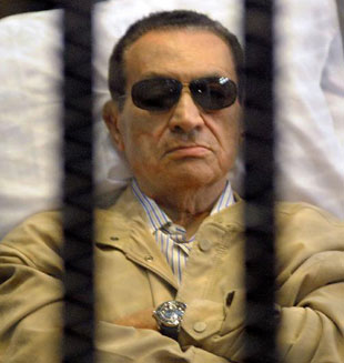 Mejora salud de ex presidente egipcio Mubarak, dice abogado