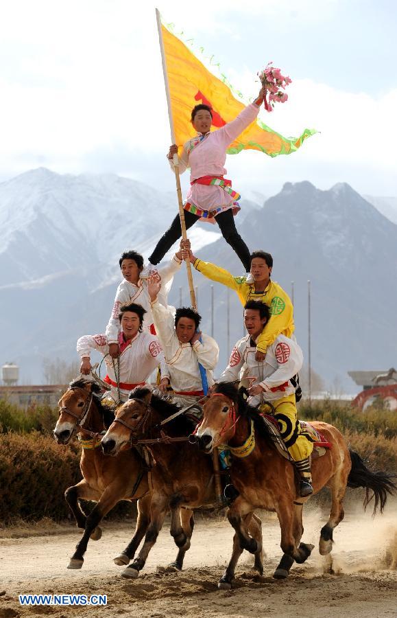 Deportes y juegos típicos de las etnias chinas  (13)