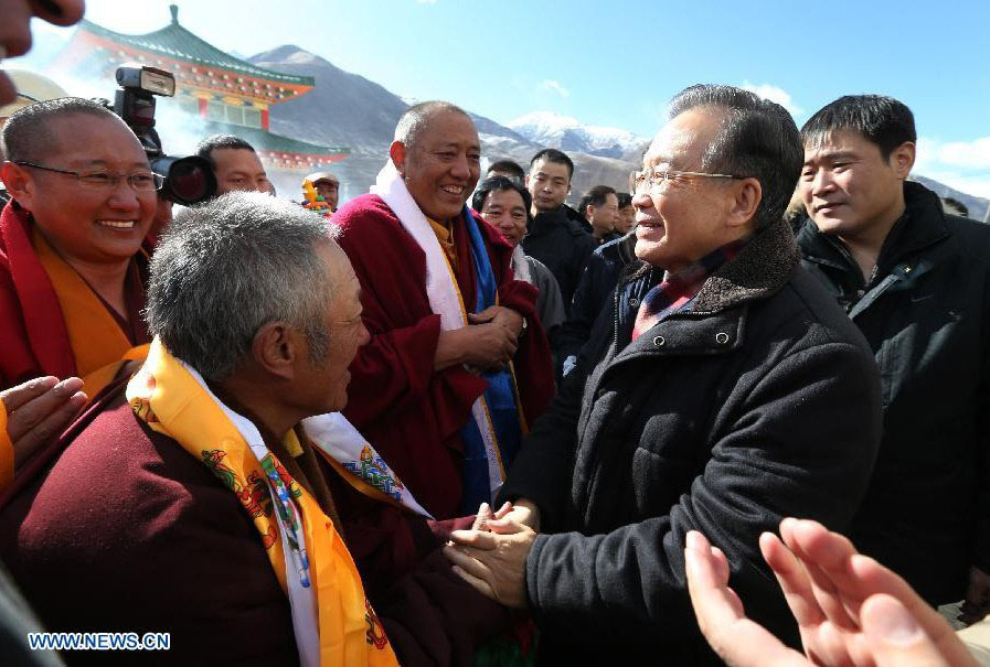 Premier chino extiende saludos de Año Nuevo a afectados por terremoto de Yushu