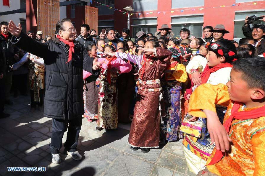 Premier chino extiende saludos de Año Nuevo a afectados por terremoto de Yushu