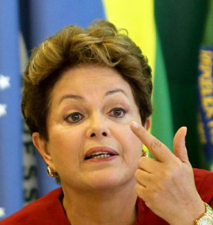 Rousseff considera necesario invertir en aeropuertos del Brasil