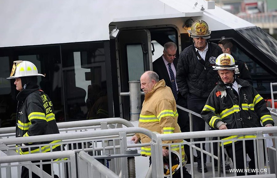 Choque de transbordador contra muelle en NY deja 57 heridos