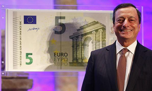 Presentan nuevo billete de cinco euros  