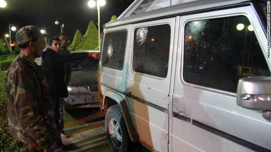 Hombres armados abren fuego contra coche del cónsul italiano en Bengasi
