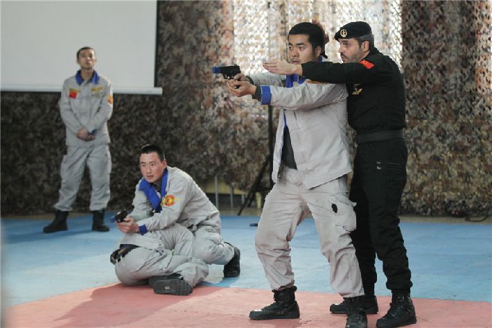 Guardaespaldas reciben entrenamiento en Pekín (4)