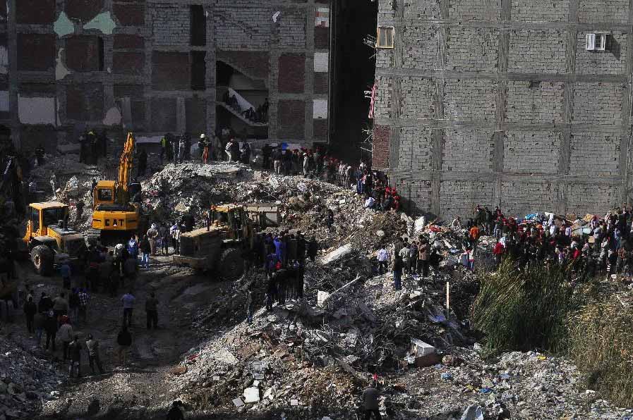 Derrumbe de edificio en Egipto deja 24 muertos
