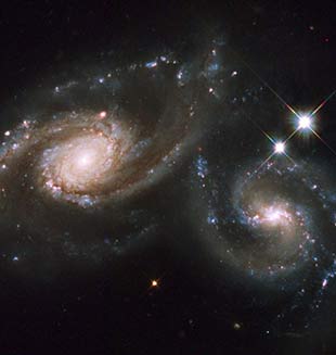 Científicos chilenos simulan choque de galaxias