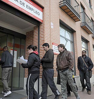 Prevé FMI peor desempeño económico español en 2013