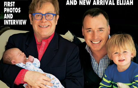 El cantante británico Elton John presenta a su segundo hijo