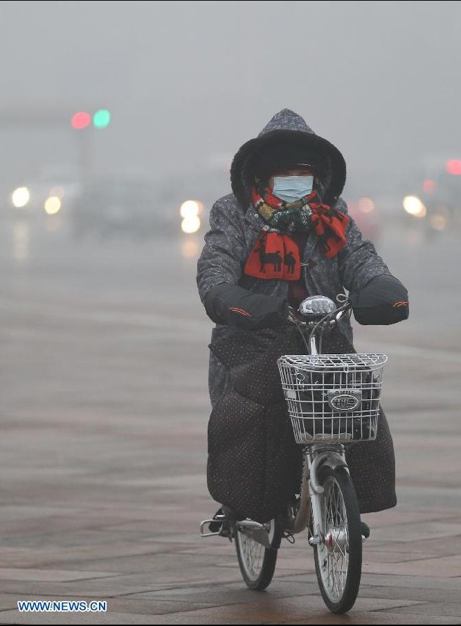 Niebla obliga a cerrar aeropuerto y autopistas en este de China