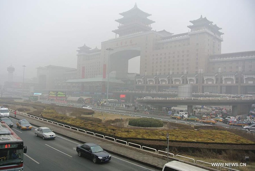 Contaminación obstaculiza viajes en temporada vacacional de China