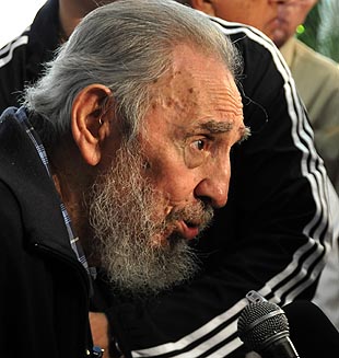 Chávez "está mucho mejor" y "recuperándose", afirma Fidel Castro