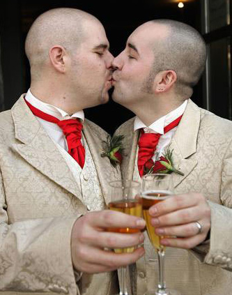 Parlamento británico apoya matrimonio homosexual
