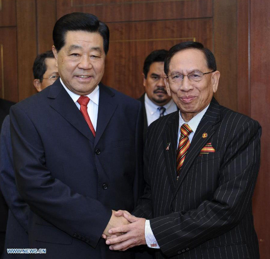 Máximo asesor político de China visita Malasia para fortalecer relaciones bilaterales