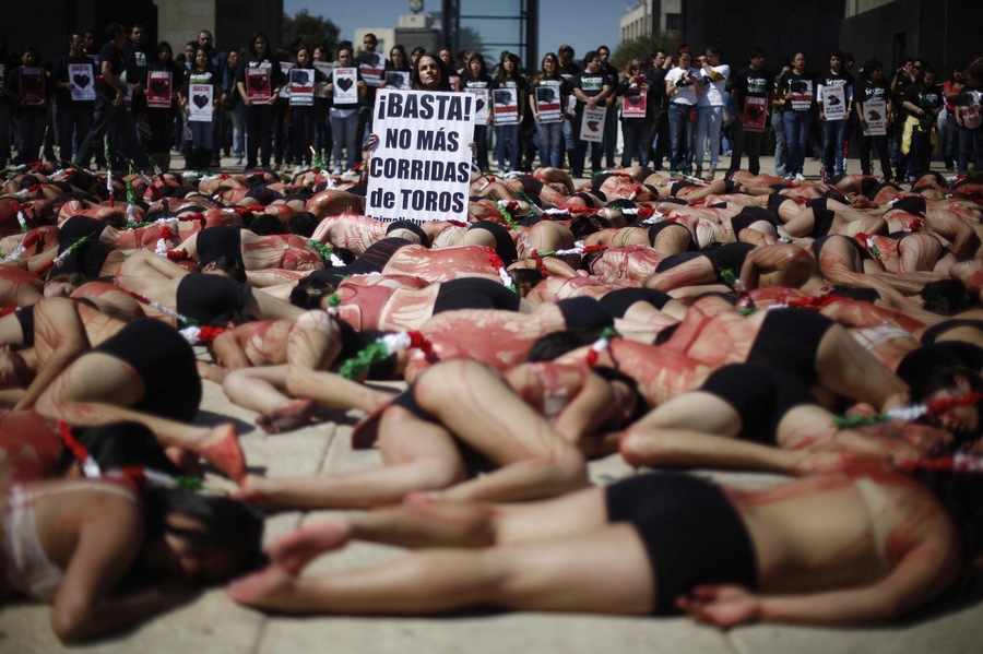 Activistas protestan contra corridas de toros en México
