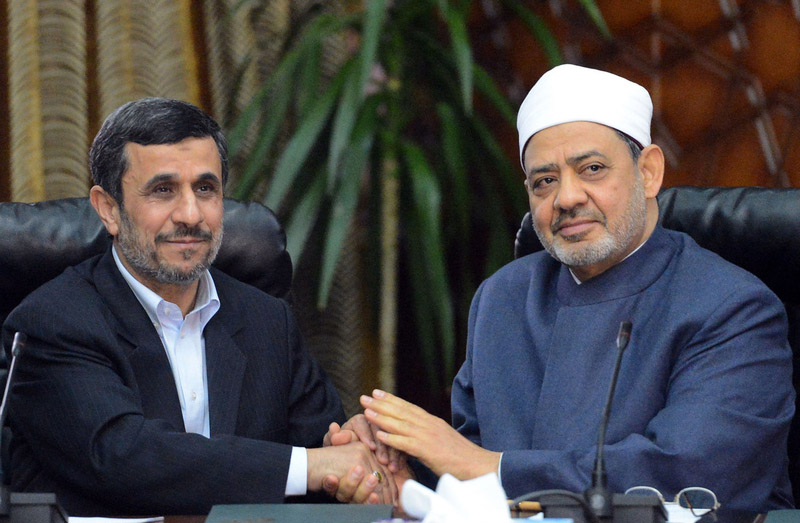 Presidente de Irán y máximo clérigo egipcio buscan reducir tensión ideológica
