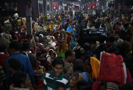 Suben a 36 número de muertos en la estampida en el norte de la India