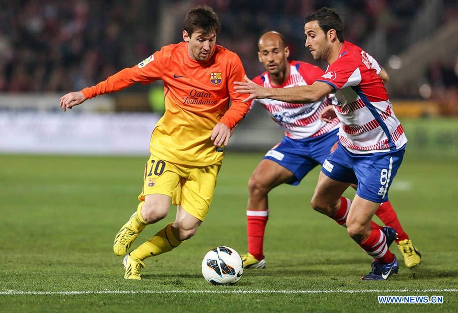 Fútbol: Barcelona vence 2-1 a Granada con un par de goles de Messi
