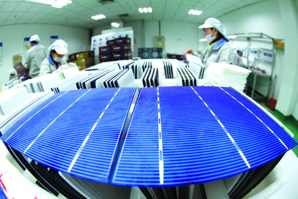 Aranceles punitivos a productos solares chinos costarán a UE más de 242.000 empleos