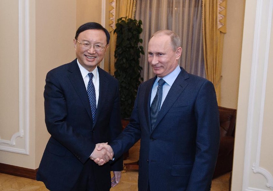 Rusia y China prometen impulsar lazos bilaterales