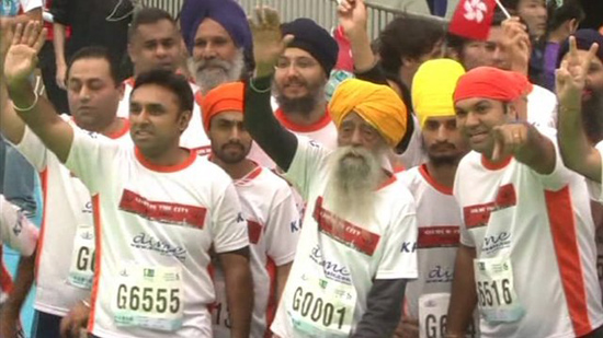 Fauja Singh corre el último maratón de su vida con 101 años