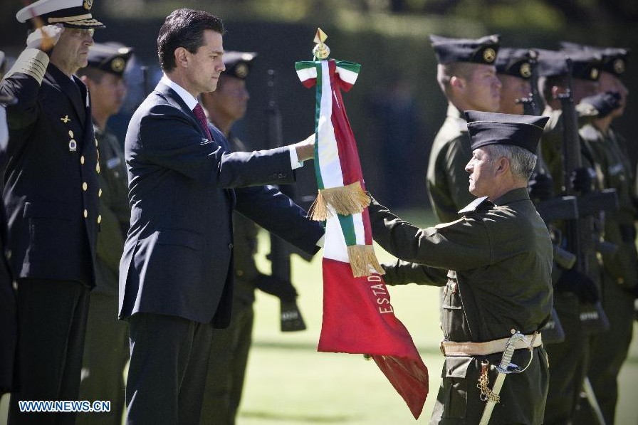 Bandera de México simboliza identidad e independencia, afirma Peña