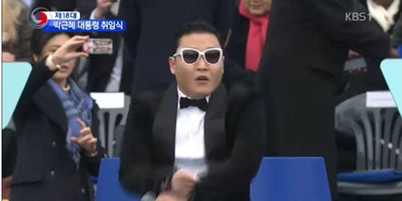 Psy canta en ceremonia de envestidura de Park Geun-hye
