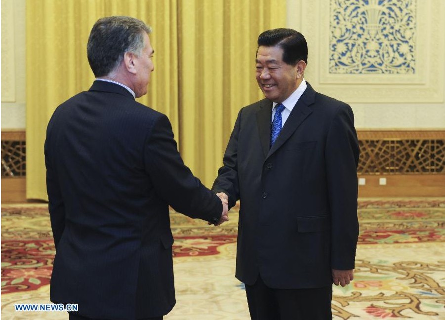 Máximo asesor político de China se reúne con vicepresidente parlamentario de Azerbaiyán
