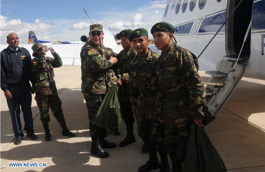 Soldados liberados en Chile regresan a Bolivia como héroes