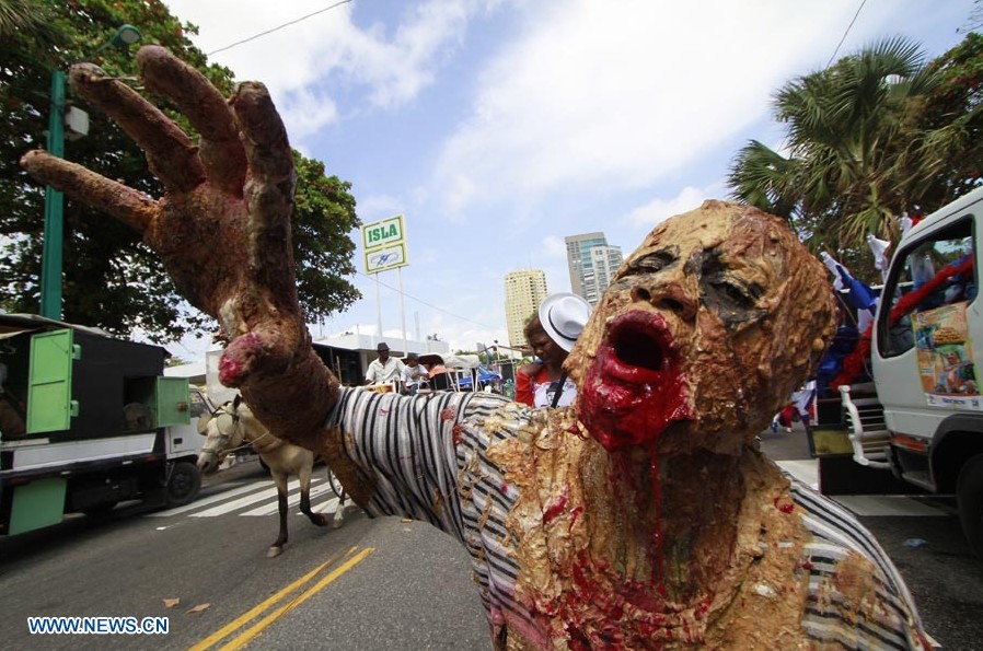 R. Dominicana cierra su carnaval con desfile de más de 200 comparsas