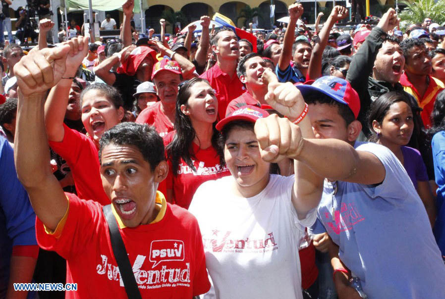 Partidarios de Chávez vuelven a calles de Caracas en apoyo al presidente