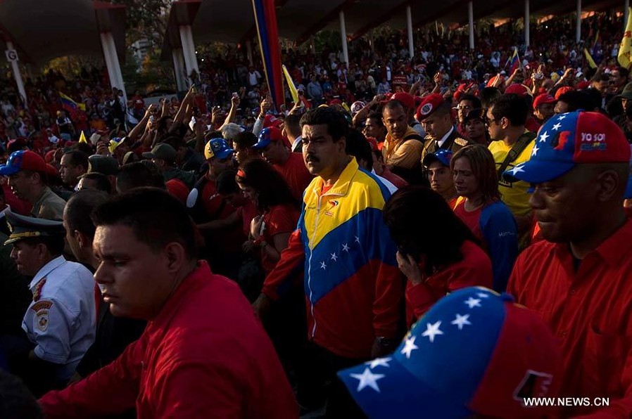 Comienza ceremonia fúnebre de Chávez en Venezuela