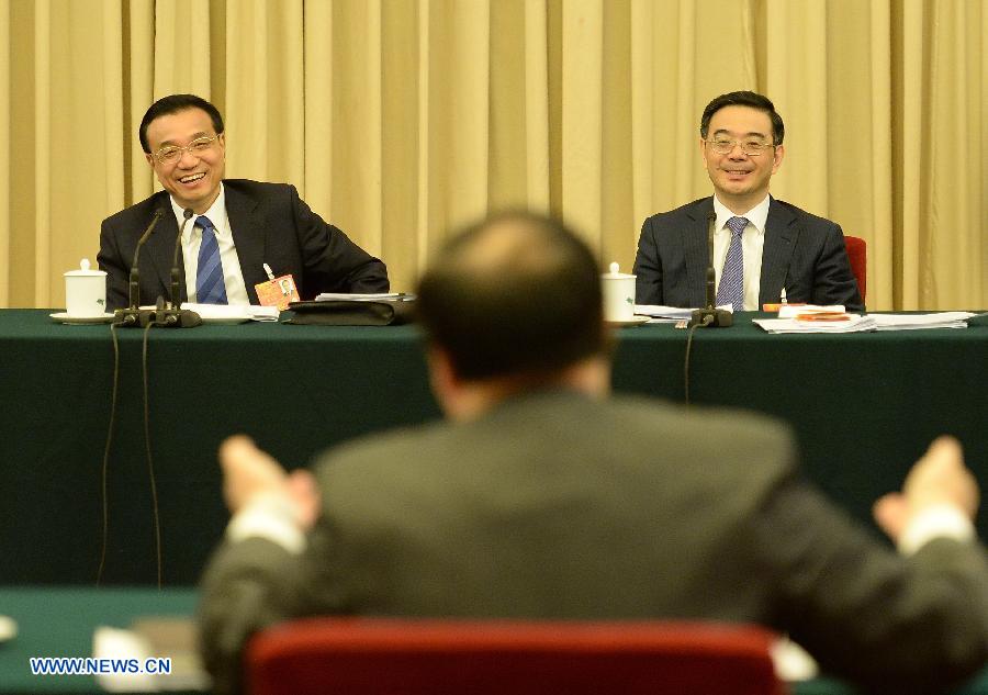 Líderes, legisladores y asesores chinos analizan informe sobre labor del gobierno (2)