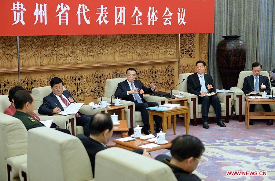Líderes y legisladores chinos discuten informe sobre labor del gobierno