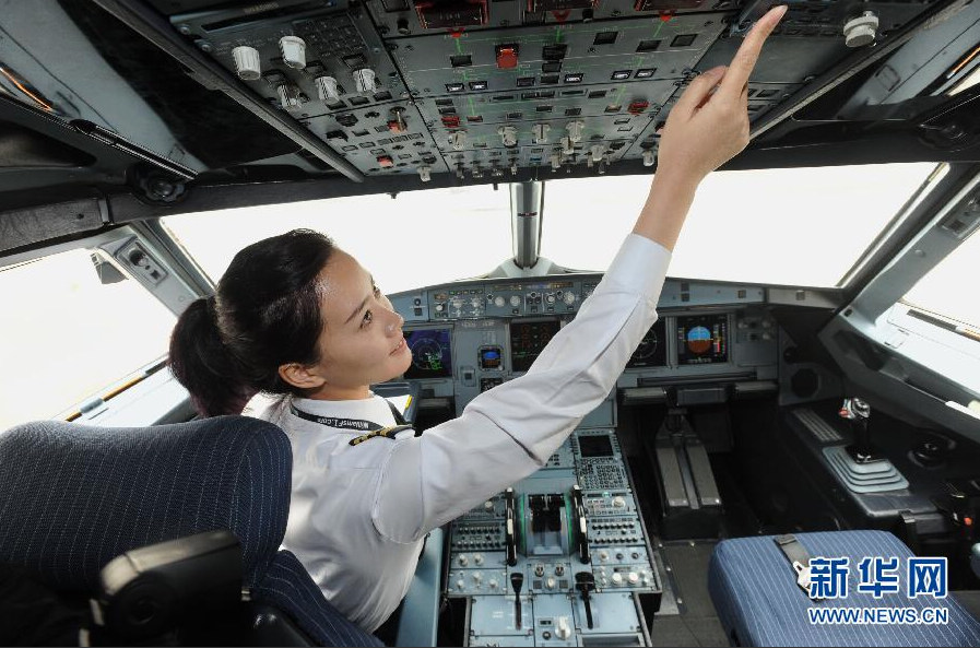 La joven piloto Li Ying 2