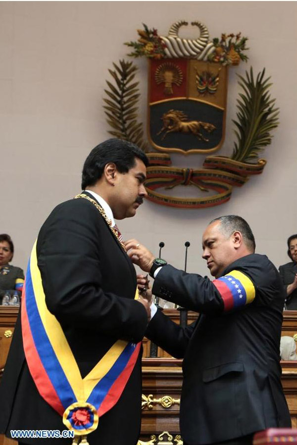 RESUMEN: Juramentan a Nicolás Maduro como presidente encargado de Venezuela